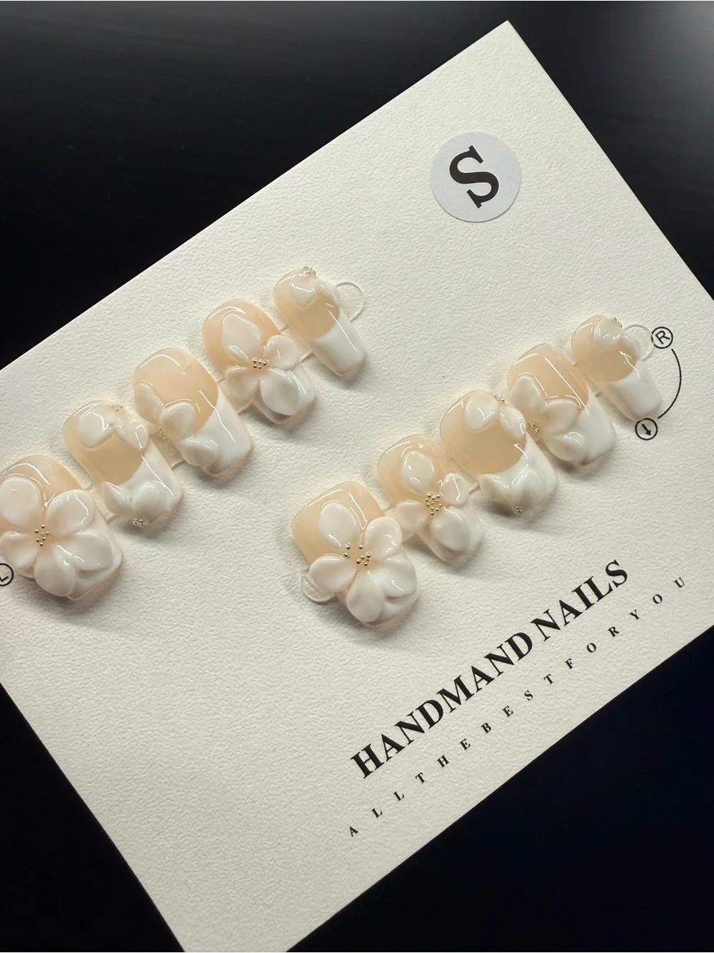 3D Flower Press-On Nails in Nude & White